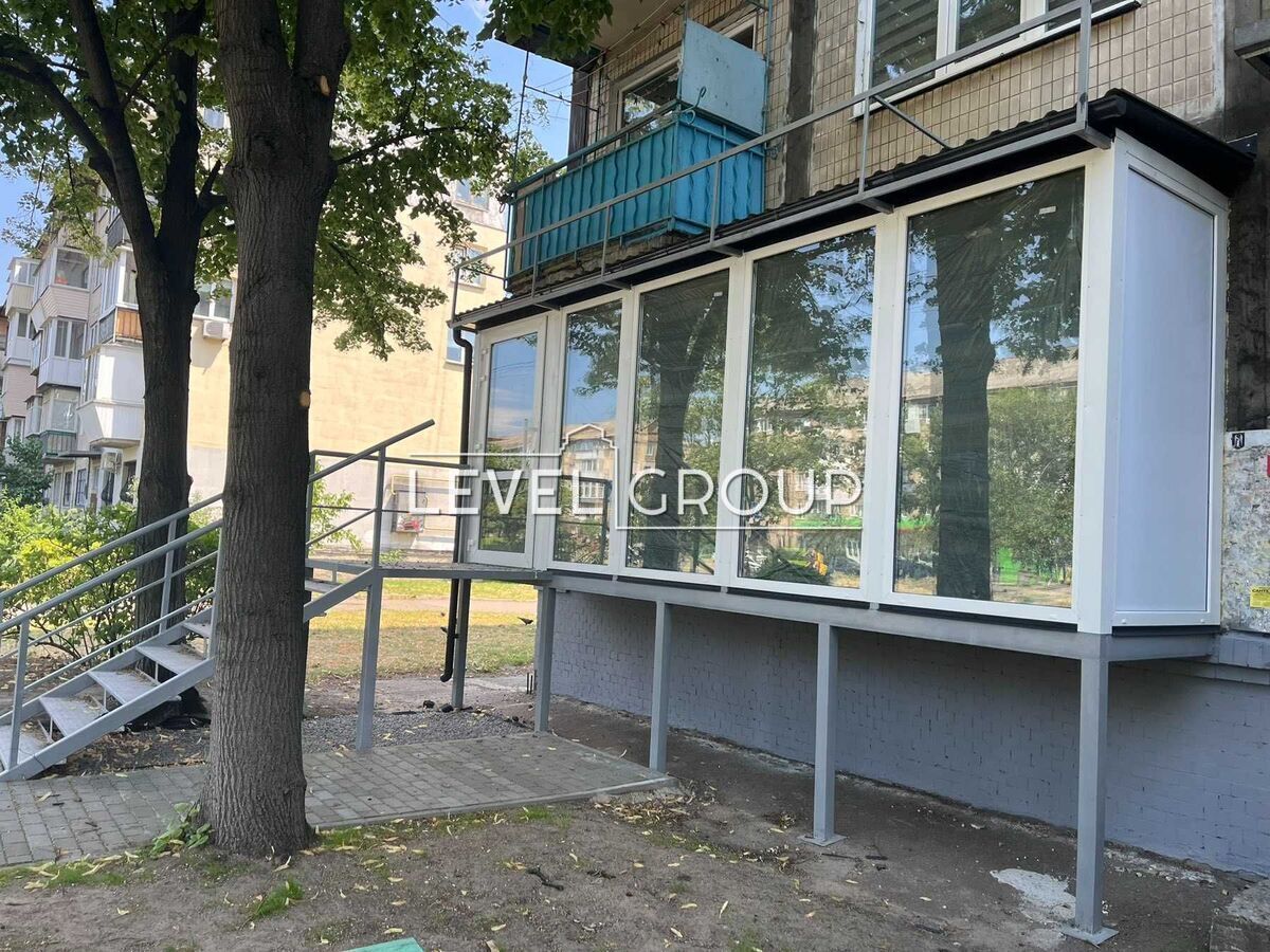 Верховної Ради бульв., 26