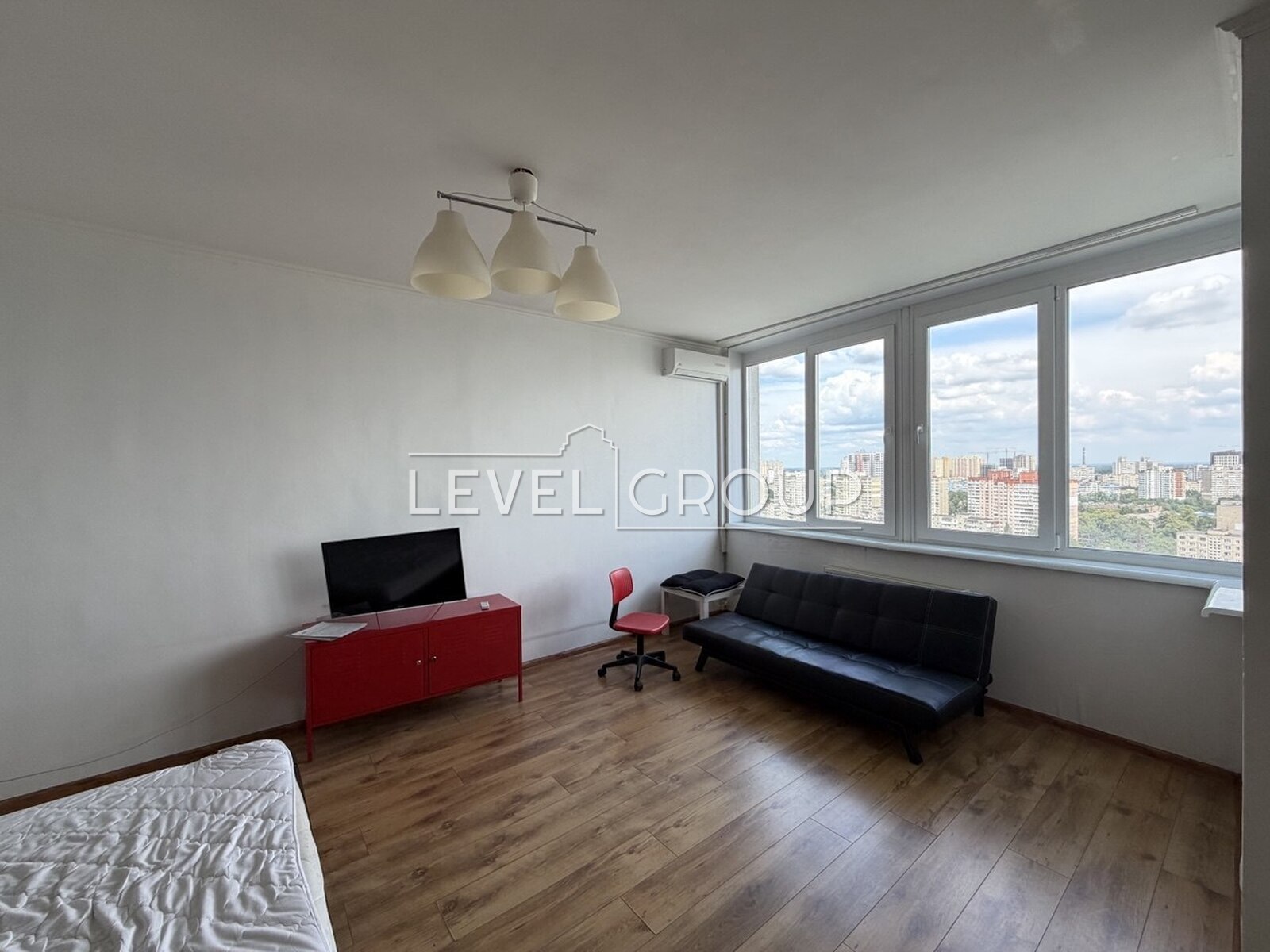 Vyshhorodska St., 45b/1