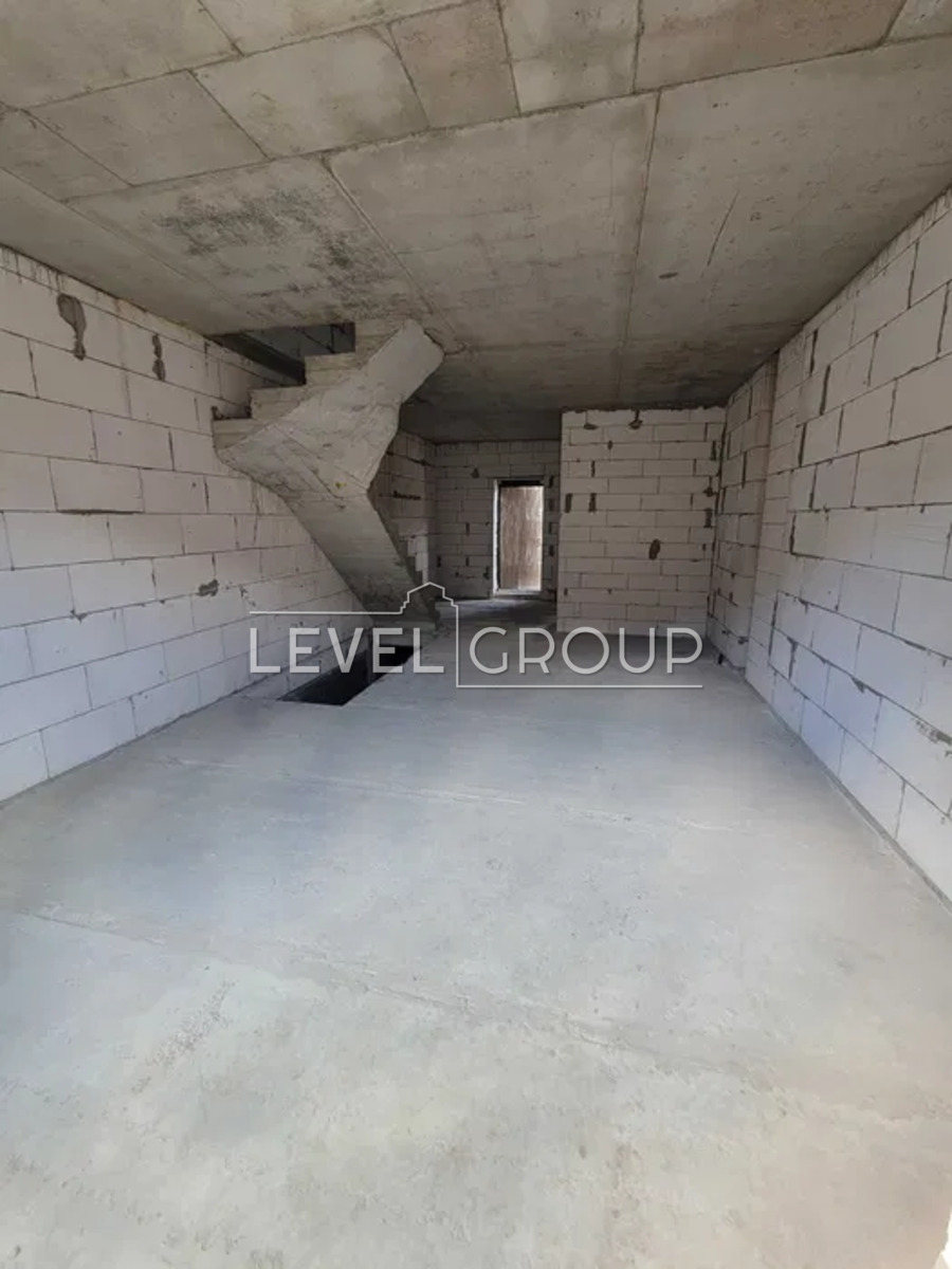 вул. Садова, 4