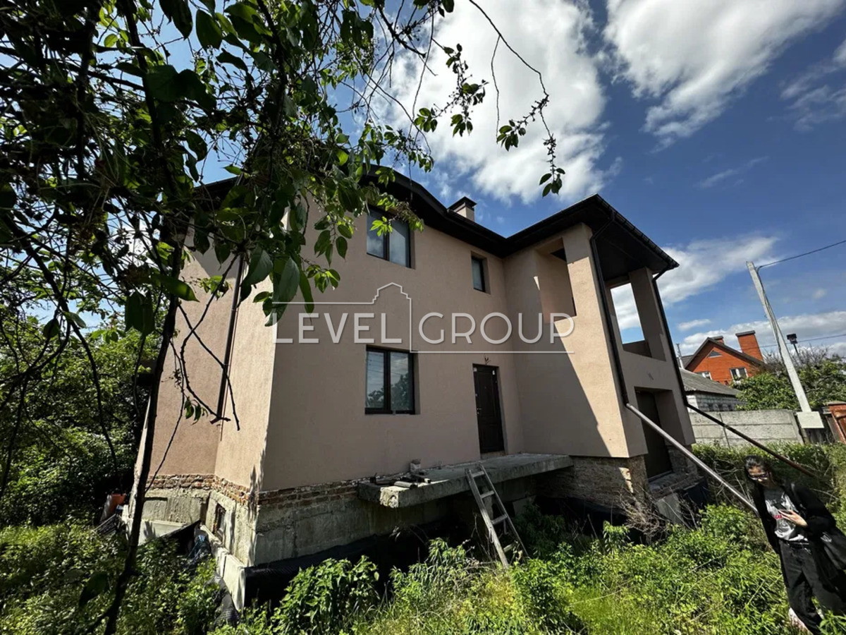 Mykola Mikhnovsky St.