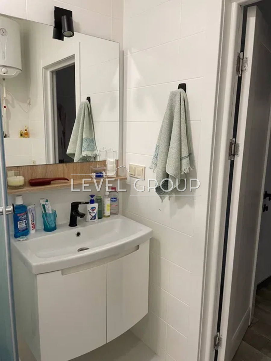 Регенераторна вул., 4к1