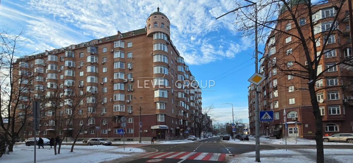 Введенська вул., 27/51