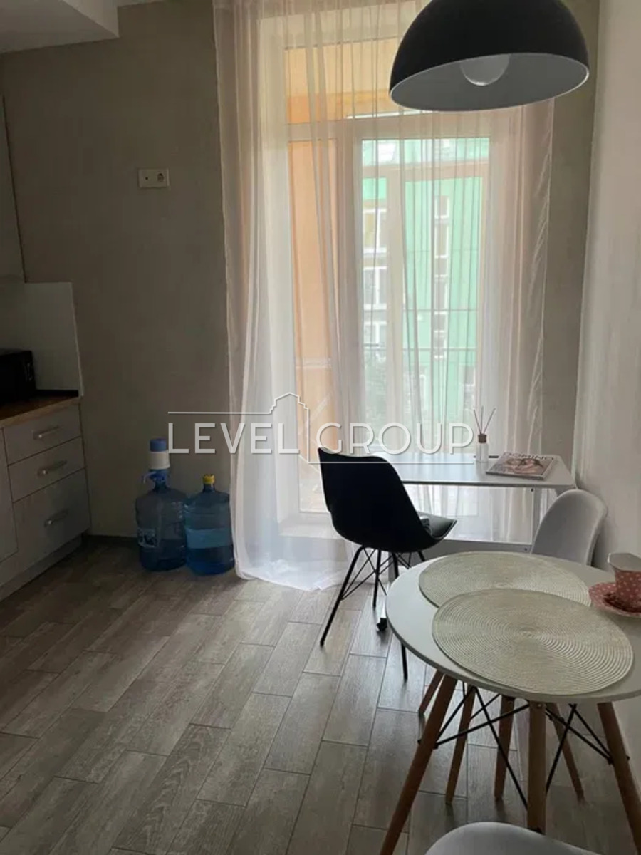 Регенераторна вул., 4к1