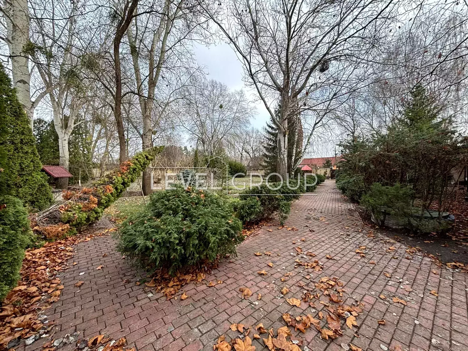 Мистецька вул., 7