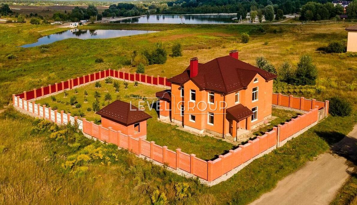 Паризька вул., 100