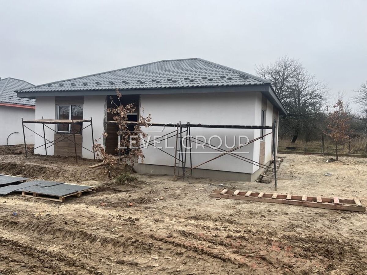 Остромирська вул., 63/8