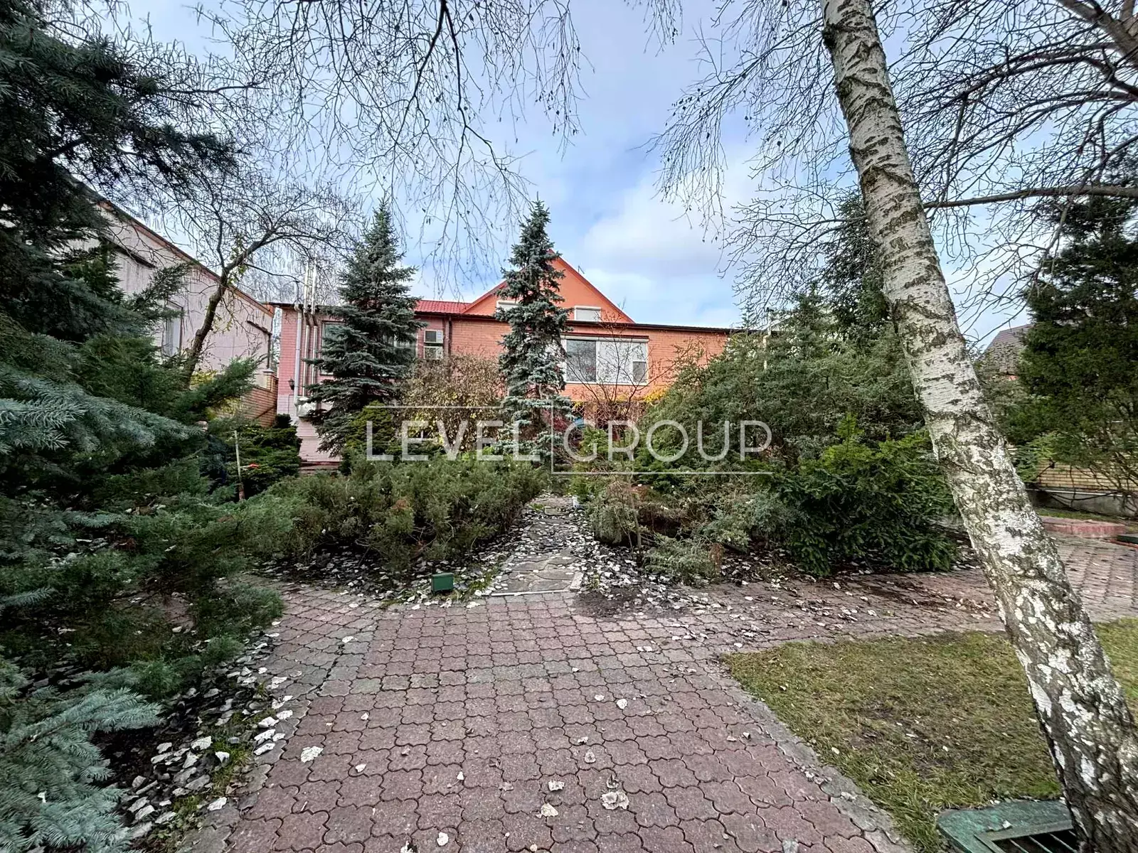 Мистецька вул., 7