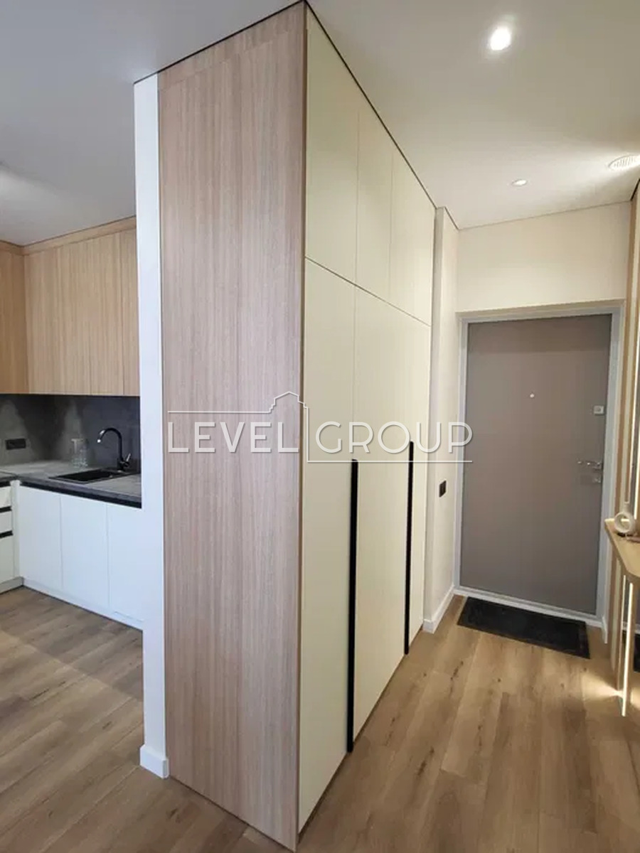 Prychalna Street, 8