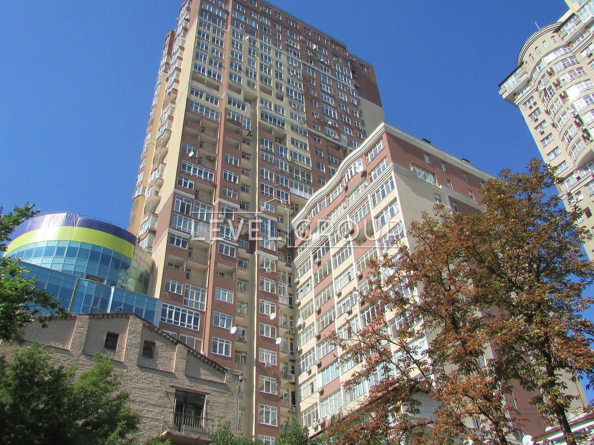 Жилянська вул., 118