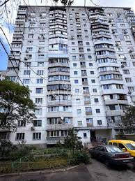 Райдужна вул., 18
