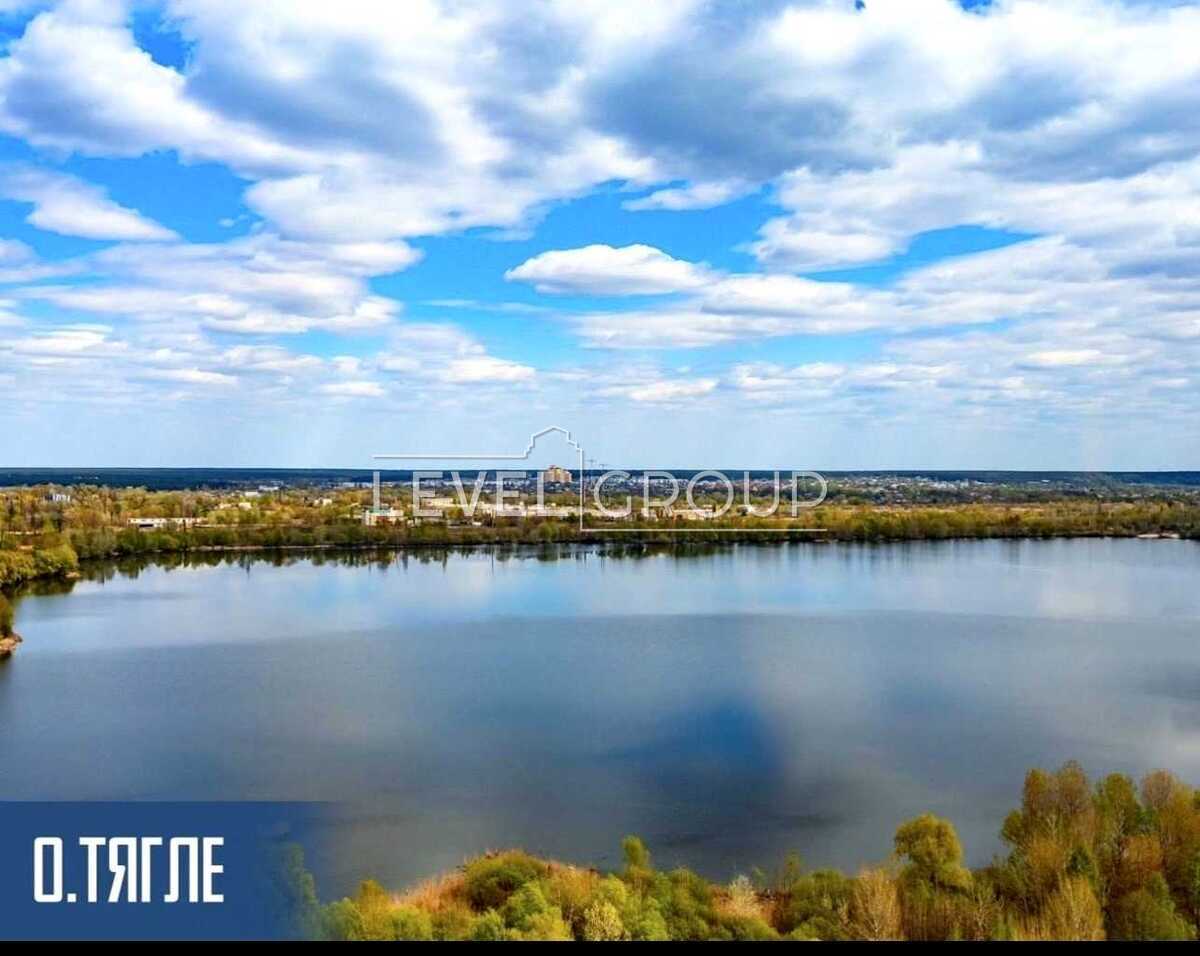 Petro Hryhorenko Ave., 46