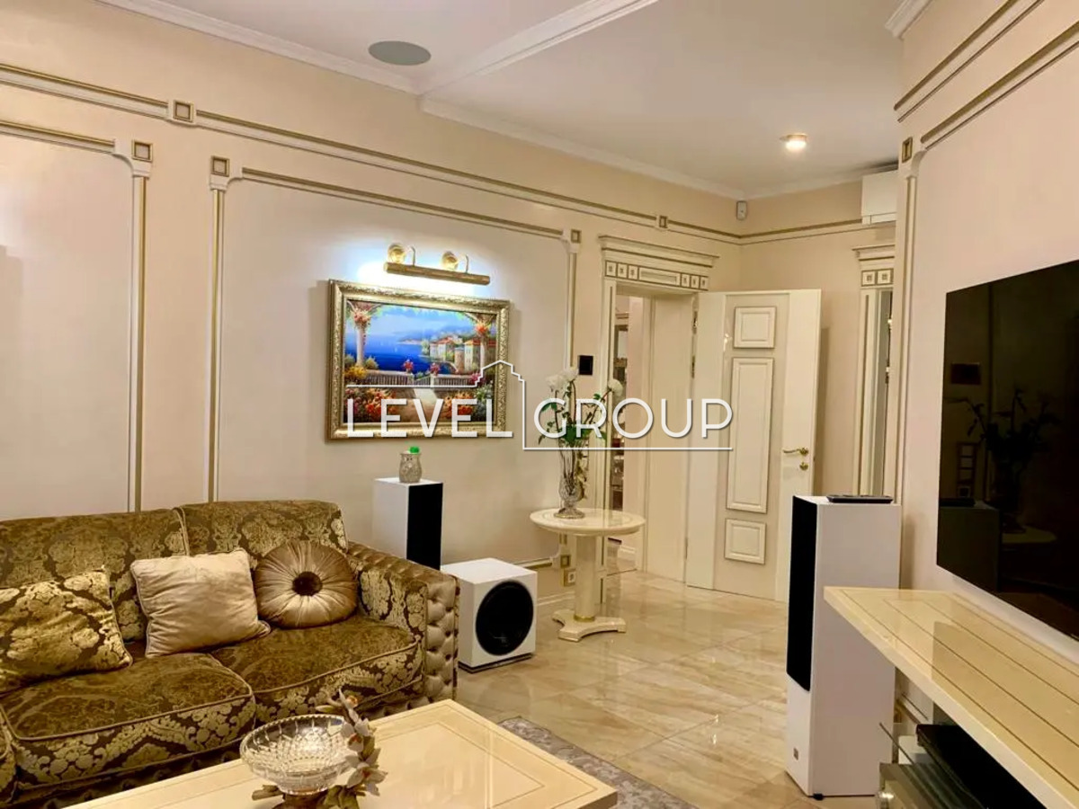 Lesia Ukrainka Blvd., 7B