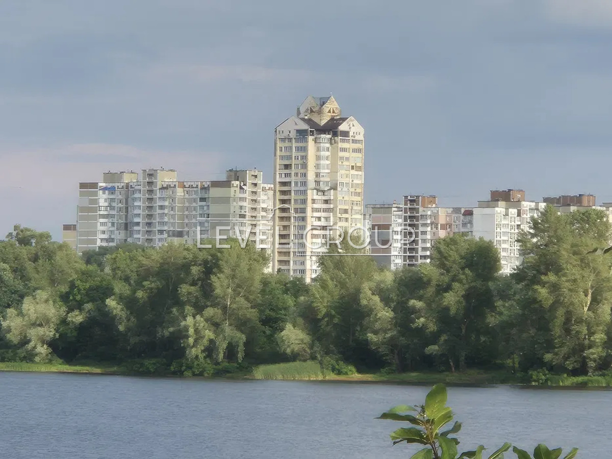 Володимира Івасюка просп. (Героїв Сталінграда), 64