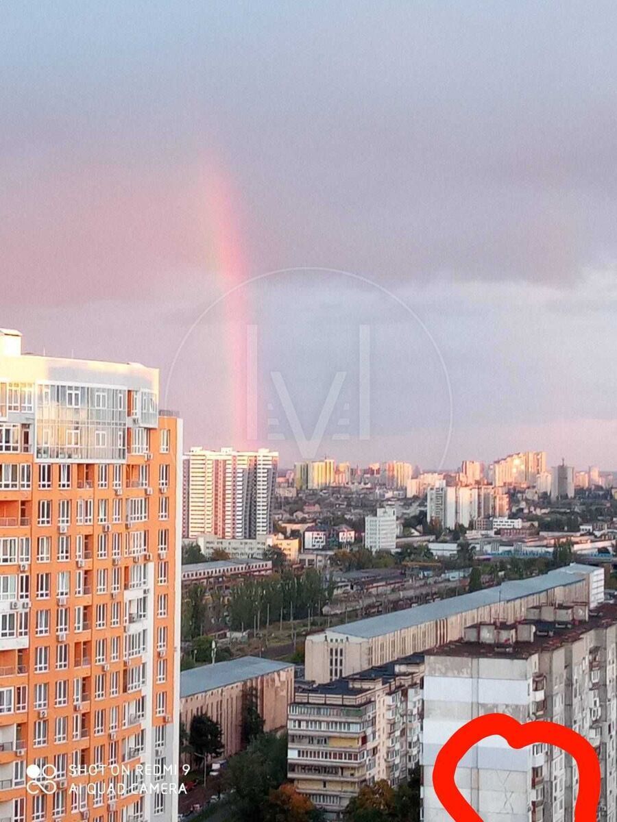 Каховська вул., 60