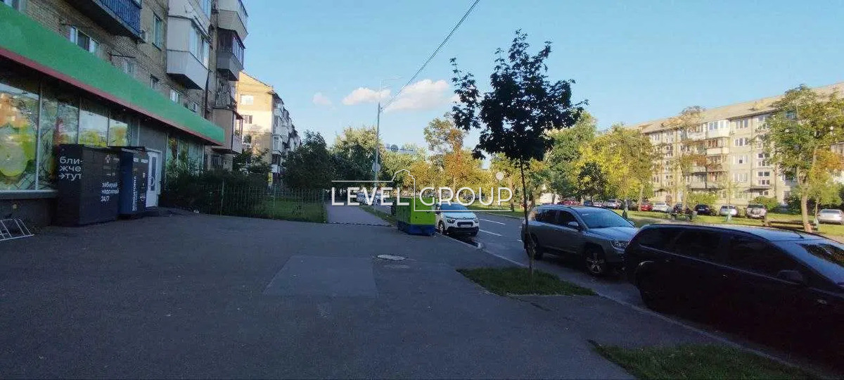 Верховної Ради бульв., 26