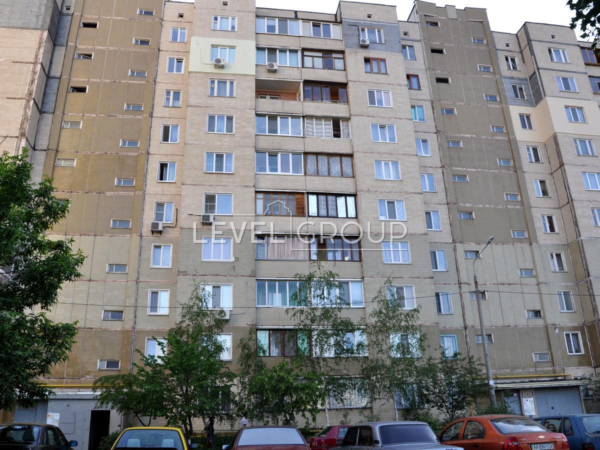 Милославська вул., 23