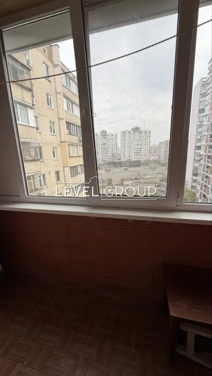 Ревуцького вул., 34а