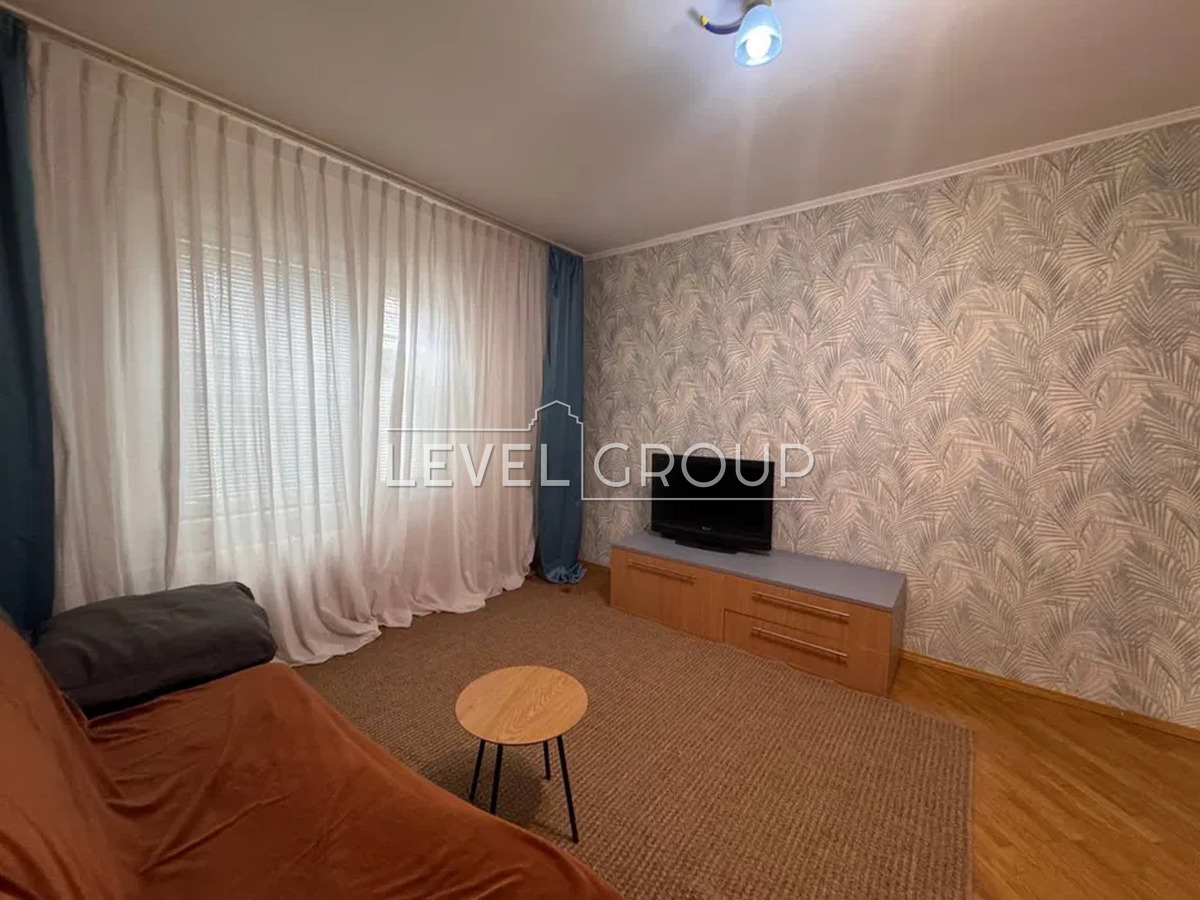 Вишняківська вул., 7а