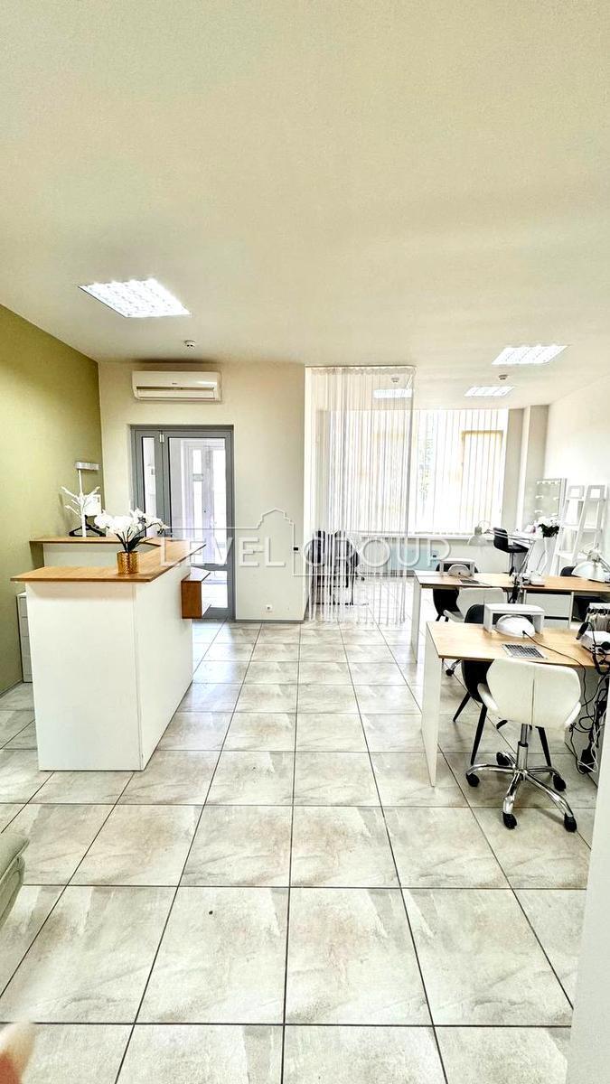 Федора Ернста вул., 16б