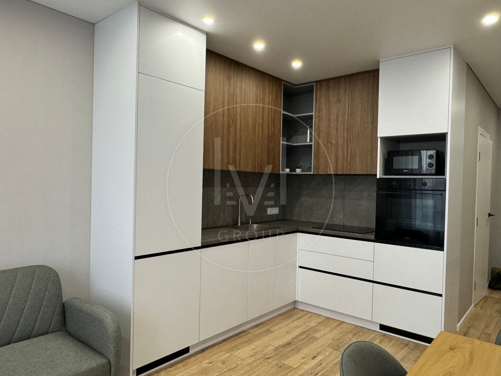 Prychalna St., 14