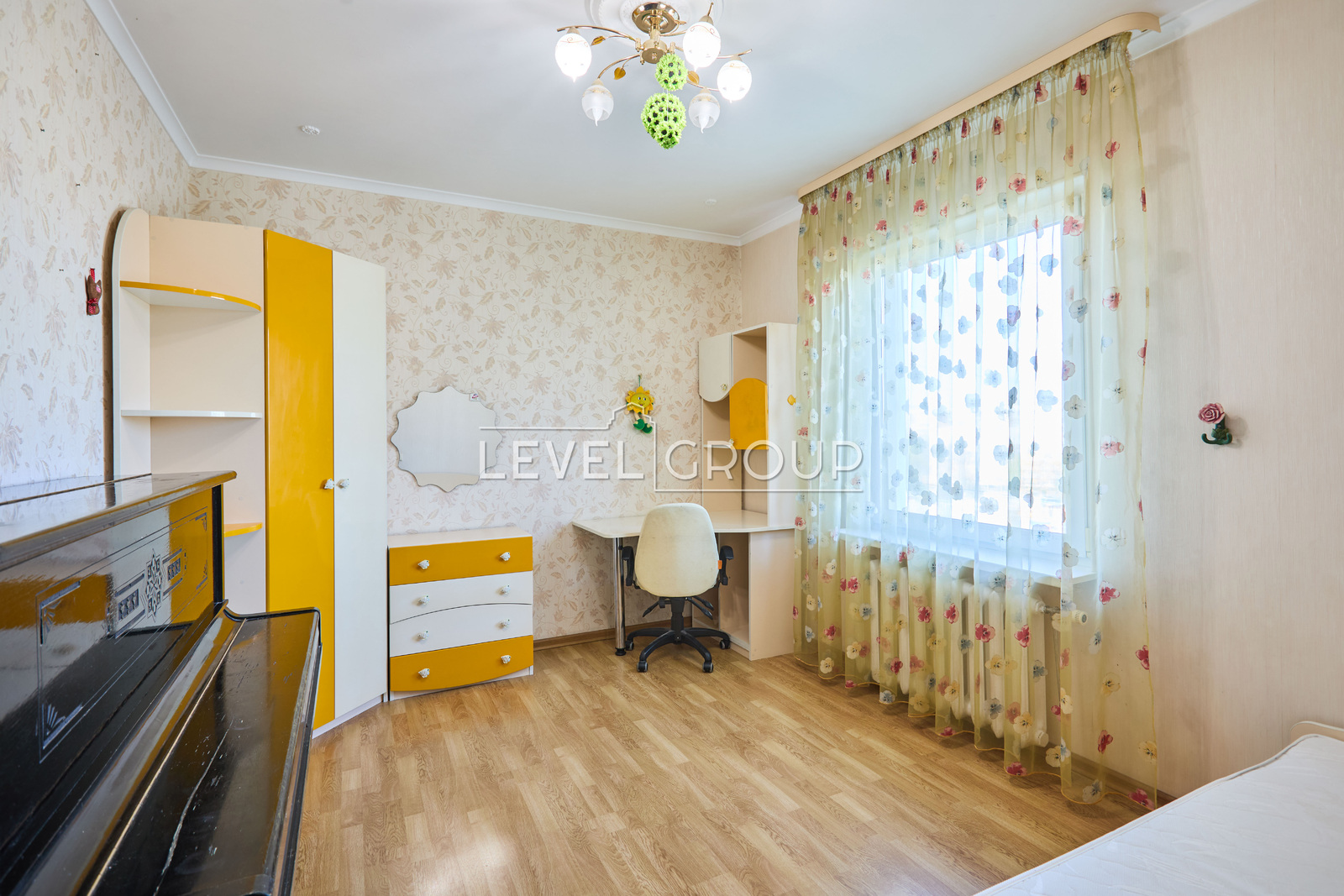 Европейського Союзу просп. (Правди), 31а