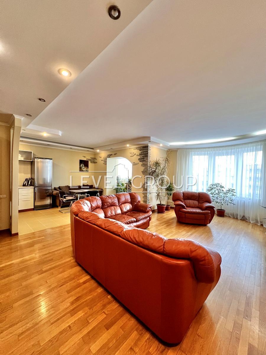 Petro Hryhorenko Ave., 1B