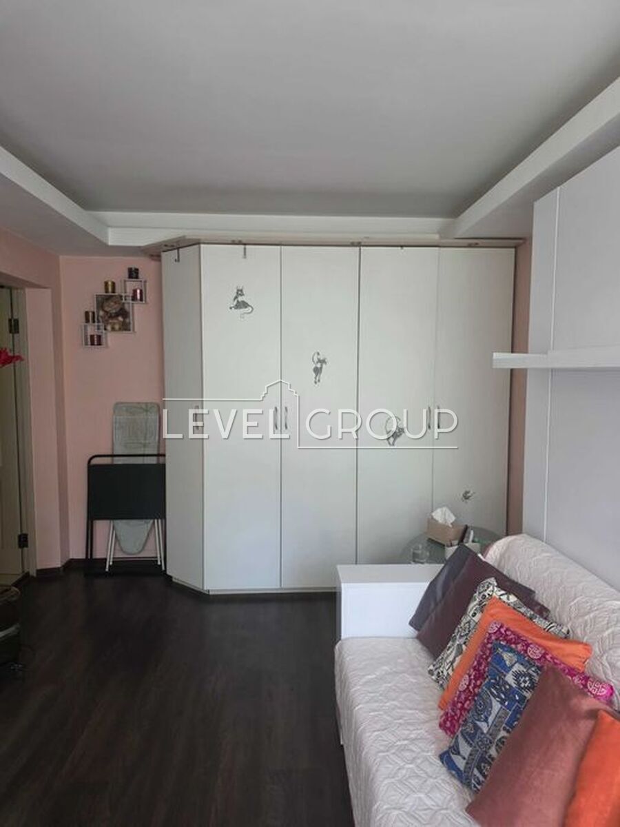 Европейського Союзу просп. (Правди), 80б