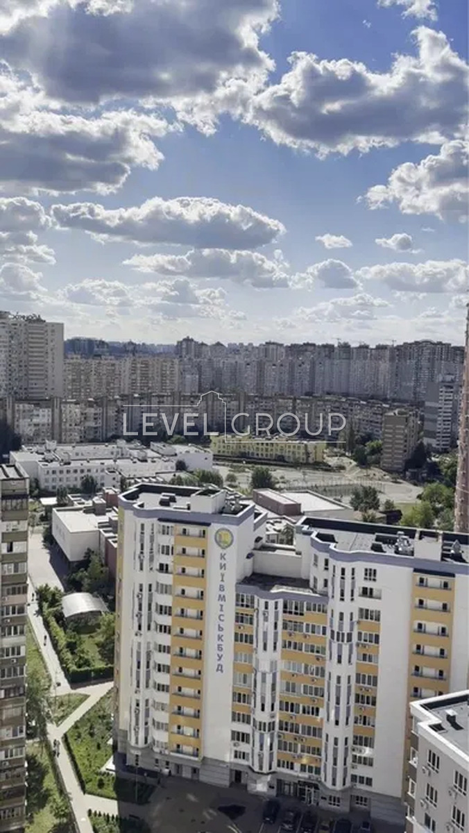 Драгоманова вул., 40ж