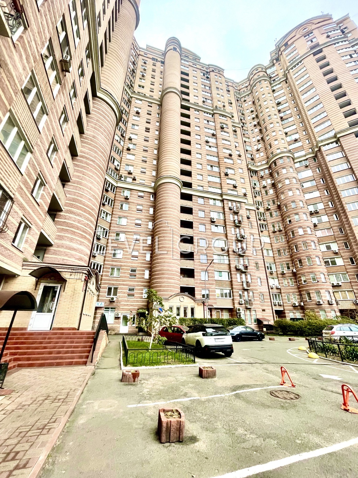 Голосіївська вул., 13 а