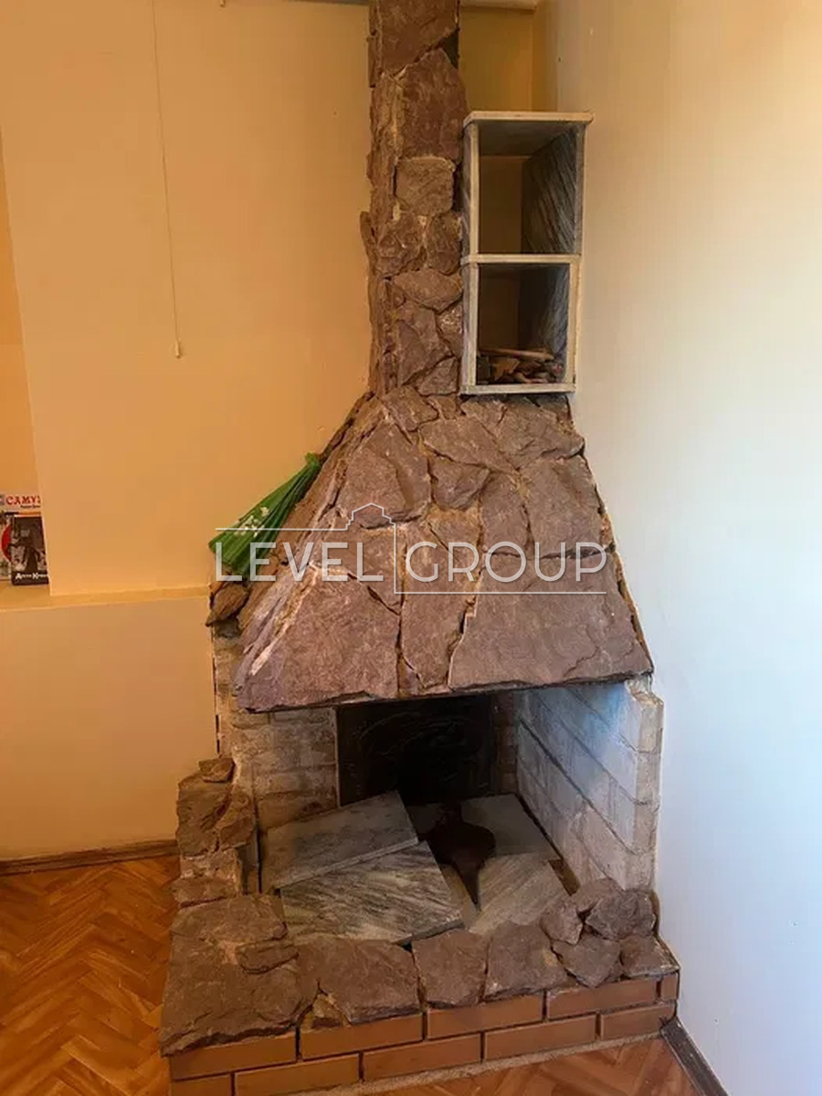 Миколи Ушакова вул., 34