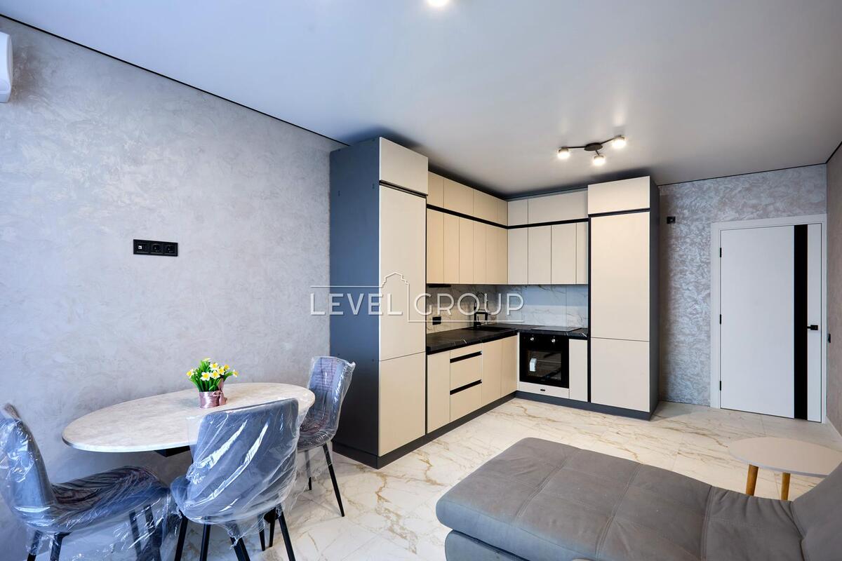 Олександра Олеся вул., 8/17