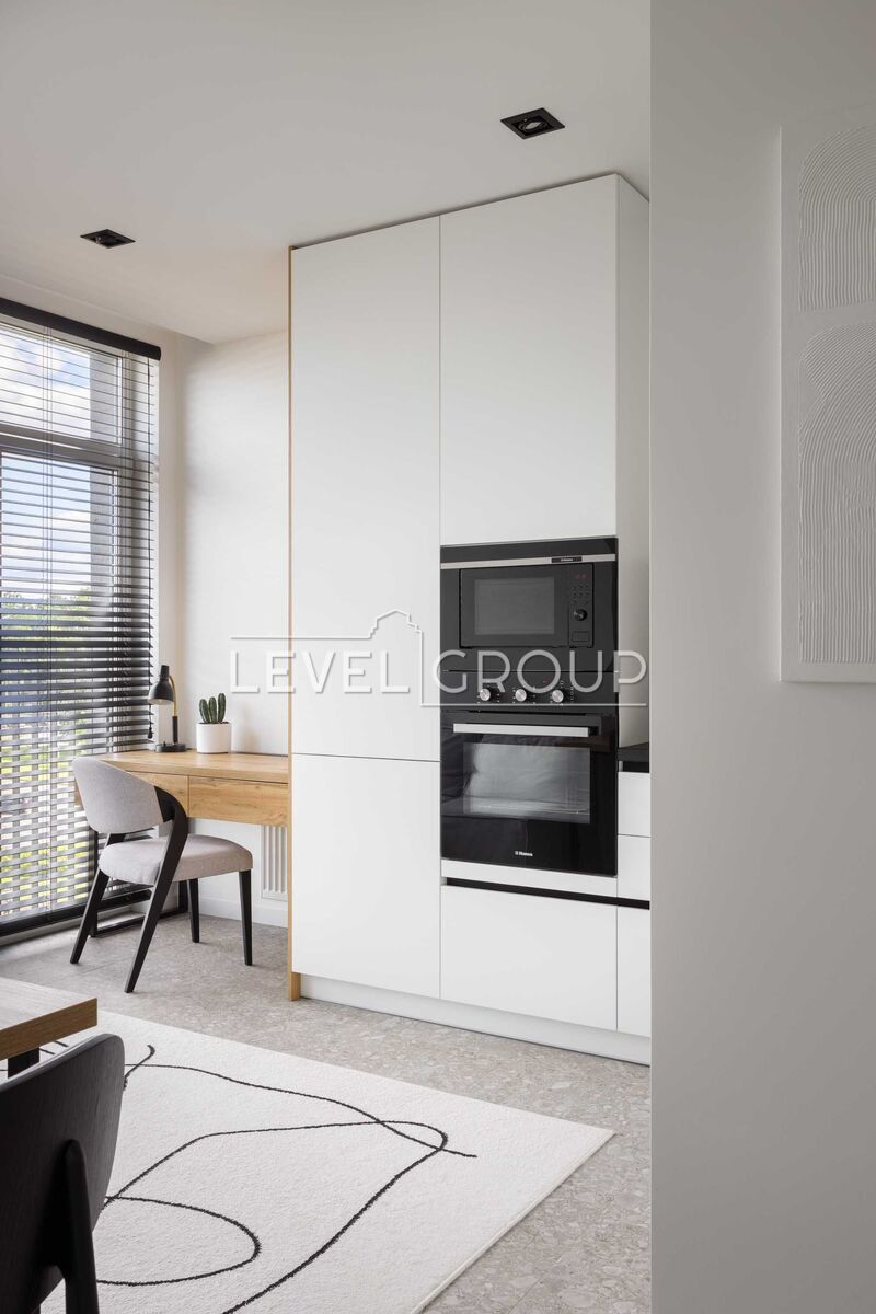 оптимістична, 1