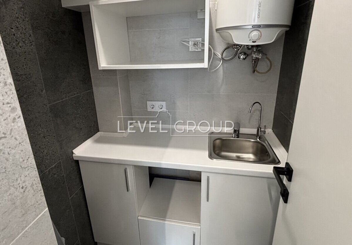 Василя Тютюнника вул. (Анрі Барбюса), 28а