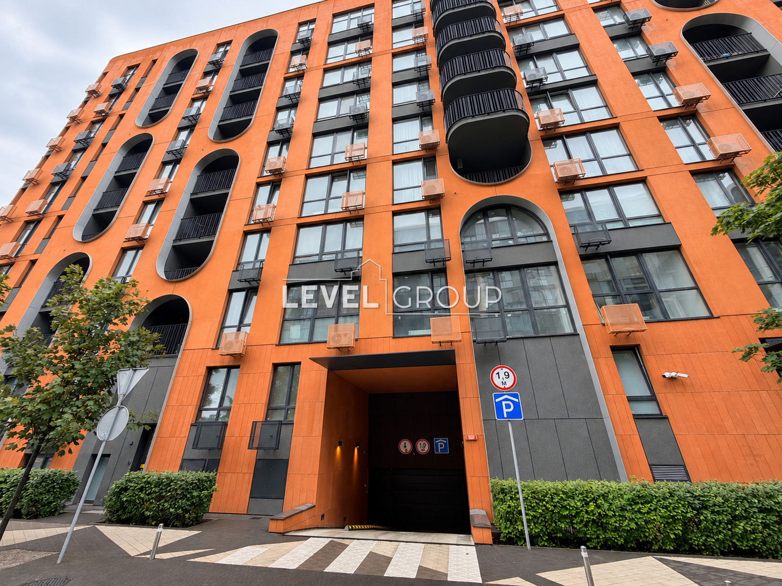 Brativ Shemetiv St., 10/8