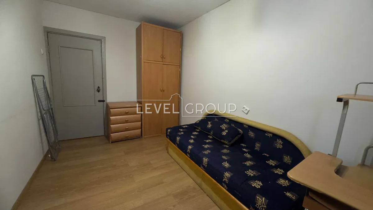 Борщагівська вул., 8