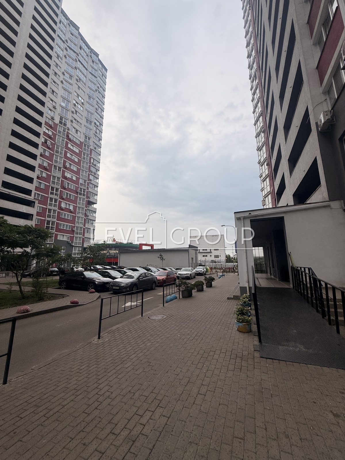 Drahomanova St., 2