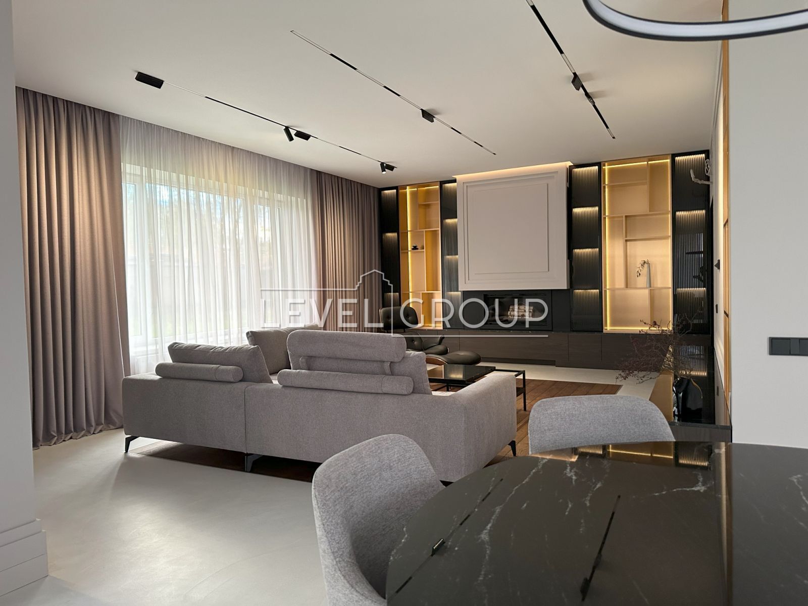 Узліссівська, 10