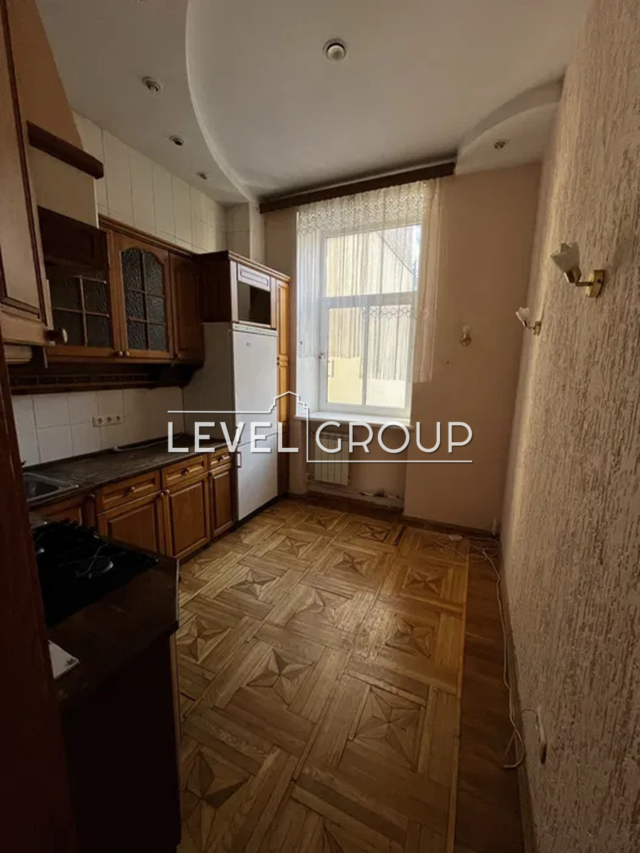 Olesya Honchara St., 90/92