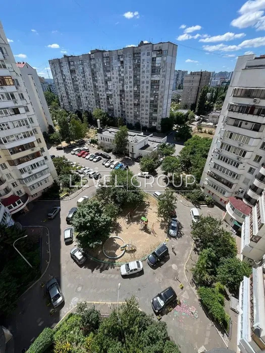 Левка Лукяненка вул. (Маршала Тимошенка), 13а