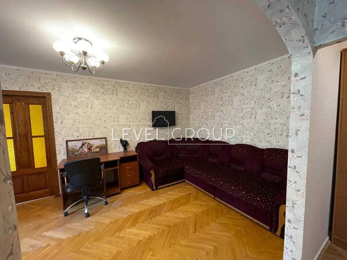 Mykhaylo Donets St., 18
