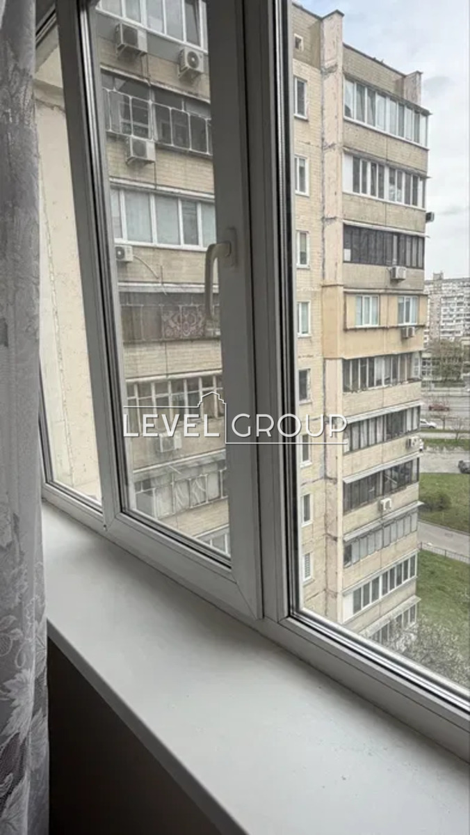 Ревуцького вул., 34а