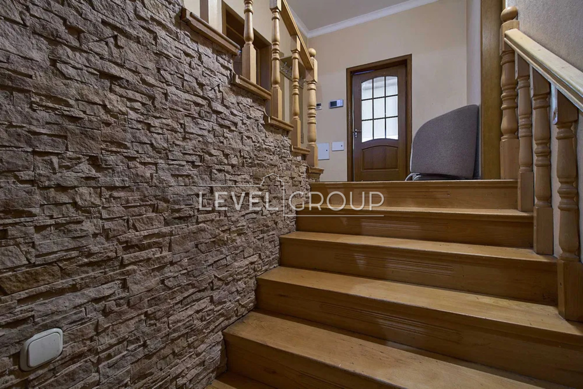 Степова вул., 9-А