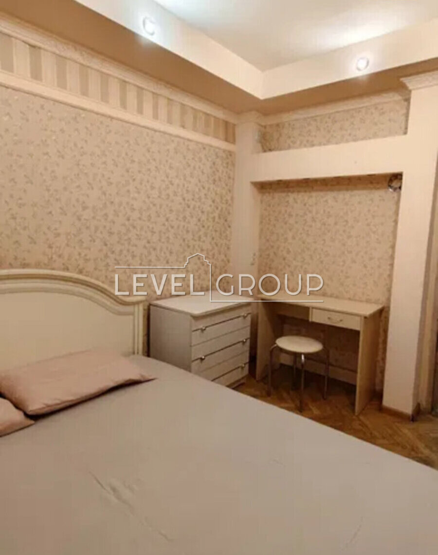 Голосіївський просп. (проспект 40-річчя Жовтня), 82