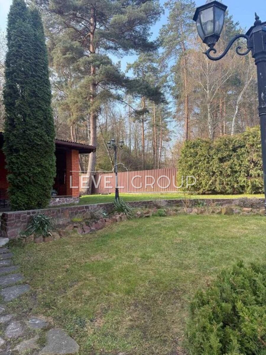 Центральна, 24