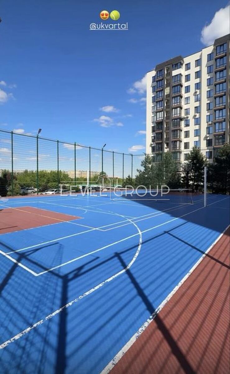 проспект Героїв Небесної Сотні, 14