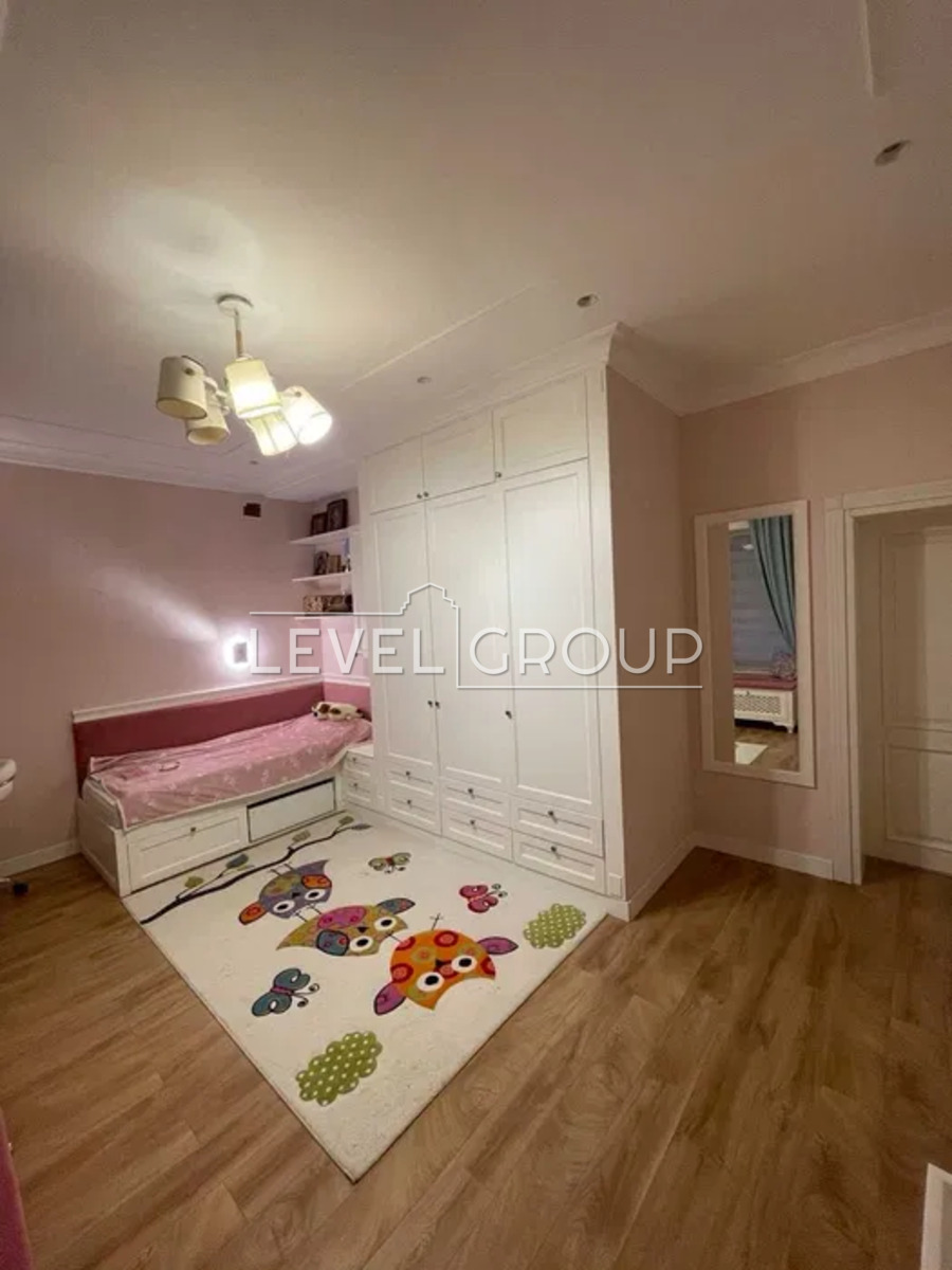 Академіка Кащенка вул., 10