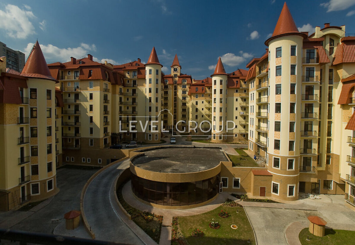 Протасів Яр вул., 8