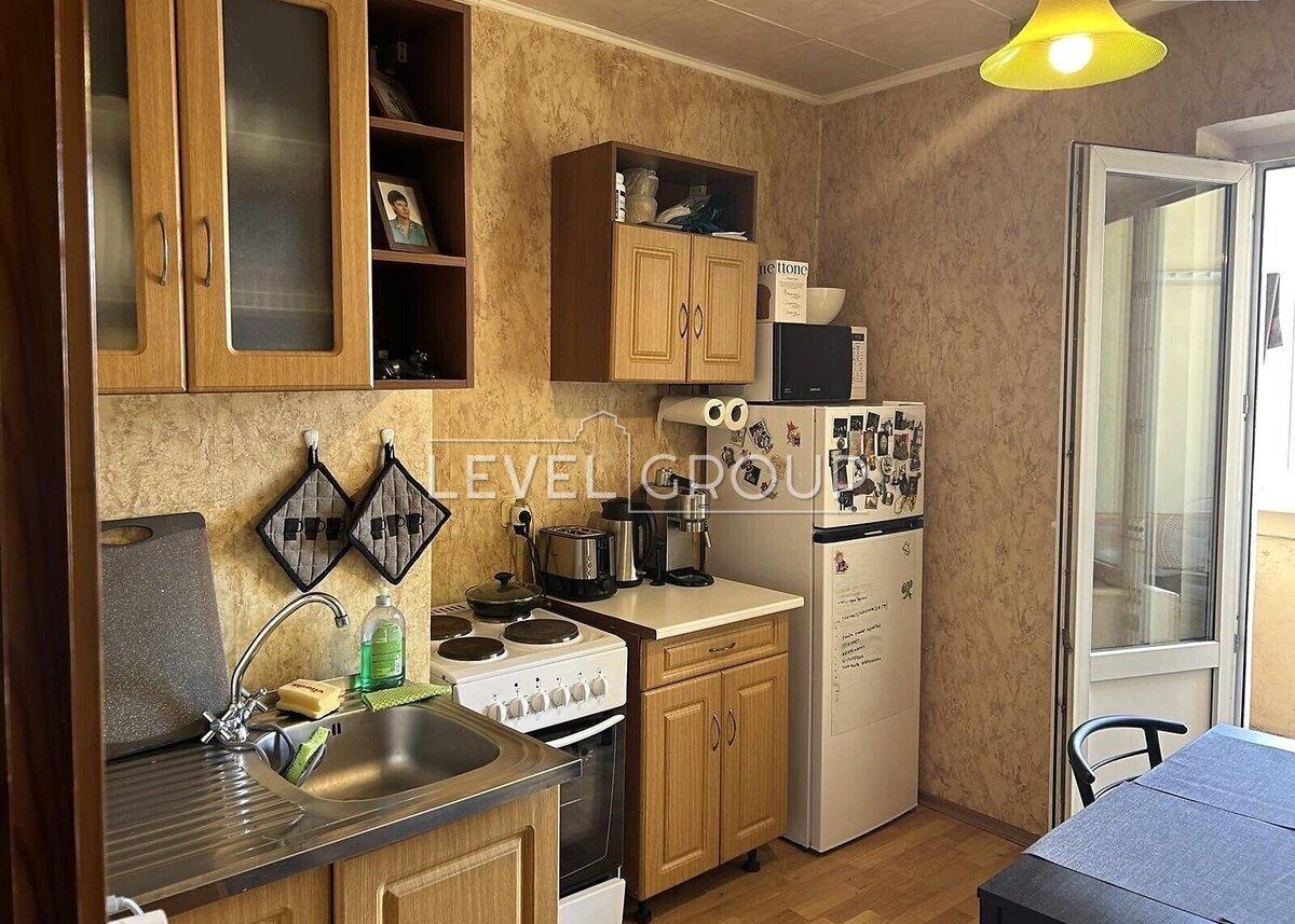 Олени Пчілки вул., 2Б