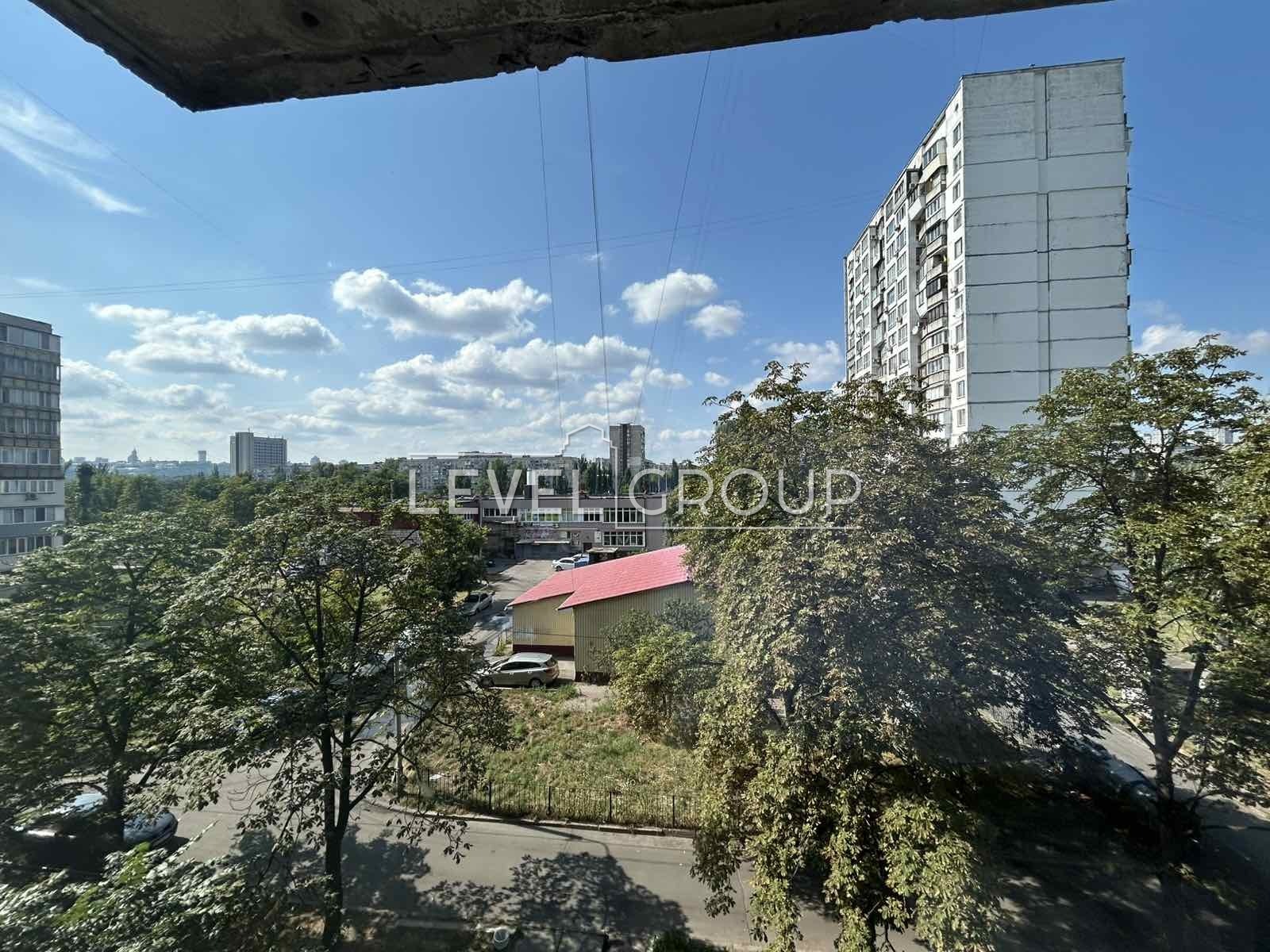 Амвросія Бучми вул., 4