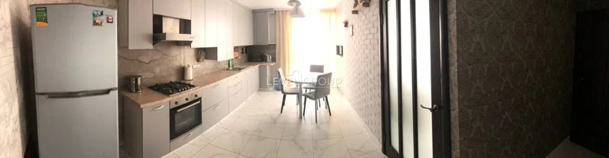 name_en